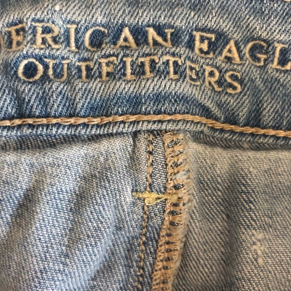 American Eagle Outfitters holy jean shorts with fringed hem size 6 - Picture 3 of 6